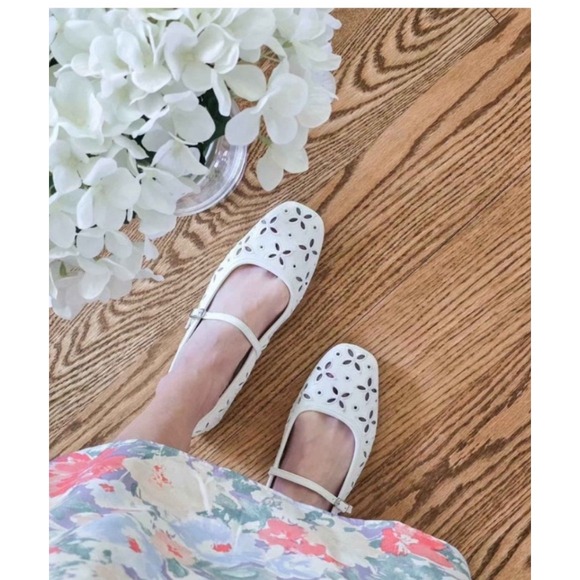 wild fable Shoes - Wild Fable Elsa White faux leather cutout Mary Jane Ballet Flats Shoes Size 9